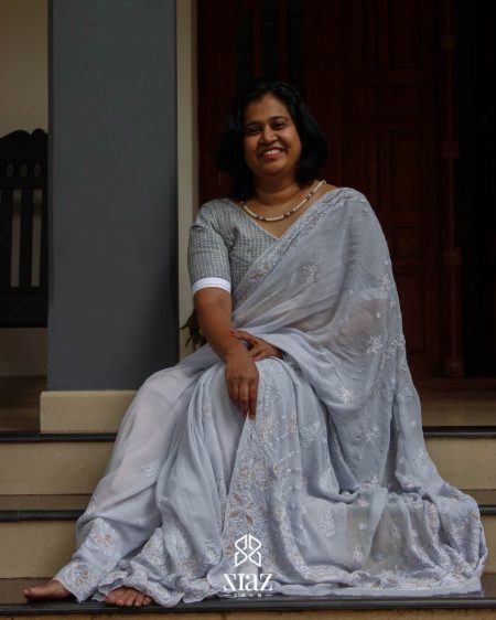 CKPG21197002-SIAZLOOM Pure Georgette Pastel Gray colour saree with Heavy Lucknowie Chikankari and Muquaish Work.
